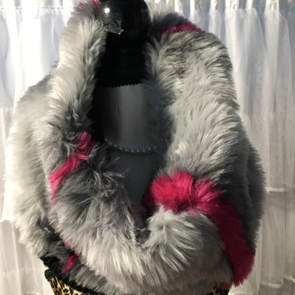 Juicy Couture Infinity Scarf